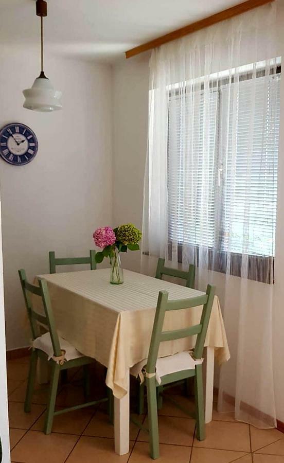 Appartamento Adelia Mali Lošinj Esterno foto